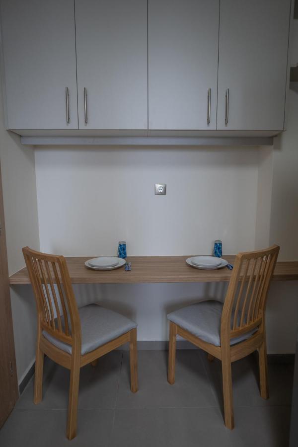 Max Blue Apartment, A Stay Like No Other Pire Dış mekan fotoğraf