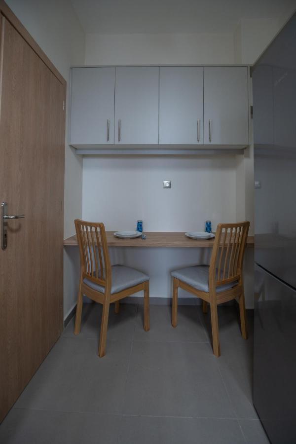 Max Blue Apartment, A Stay Like No Other Pire Dış mekan fotoğraf